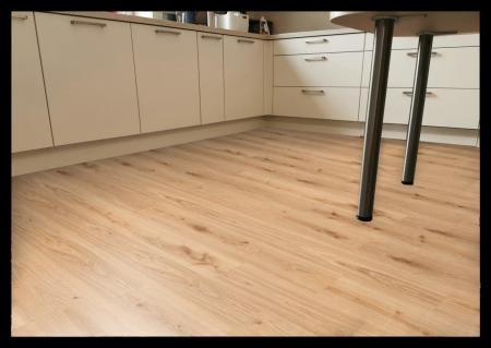 Tarkett Essence 30 – Primary Oak Light Brown 260055005
