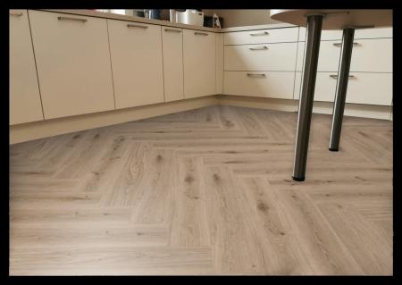 Tarkett Essence 30 – Primary Oak Light Grey 260055006