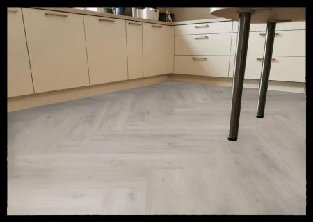 Aspecta Vinylboden Contours IC55 Chantilly Chevron Alpin 6416701X