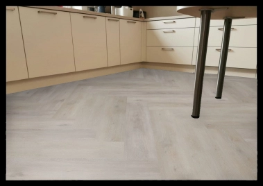 Aspecta Vinylboden Contours IC55 Chantilly Chevron Alpin 6416701X