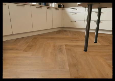 Aspecta Vinylboden Contours IC55 Chantilly Chevron Ambre 6416722X
