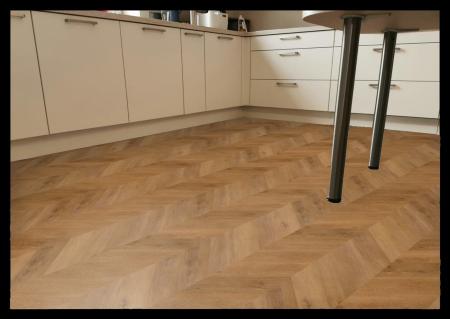 Aspecta Vinylboden Contours IC55 Versailles Chevron Ambre 6816722X