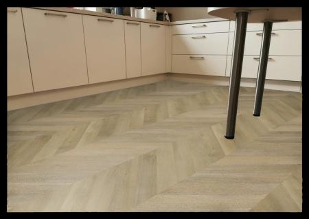 Aspecta Vinylboden Contours Chevron IC55 Como 85C76565X