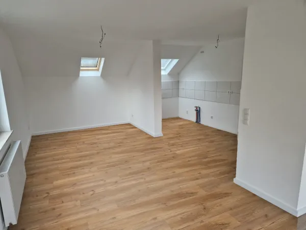 Larch Nordic Brown 32650880