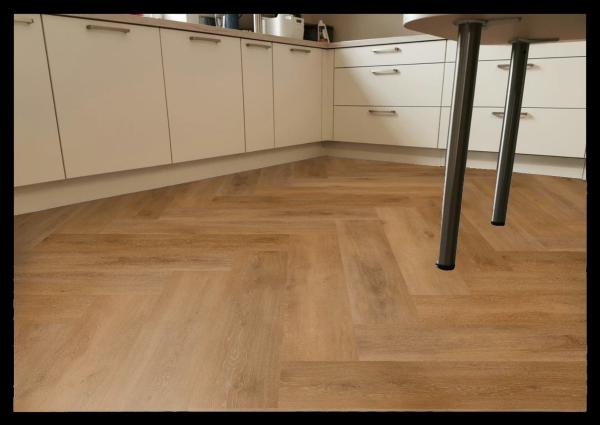 Aspecta Vinylboden Contours IC55 Chantilly Chevron Ambre 6416722X