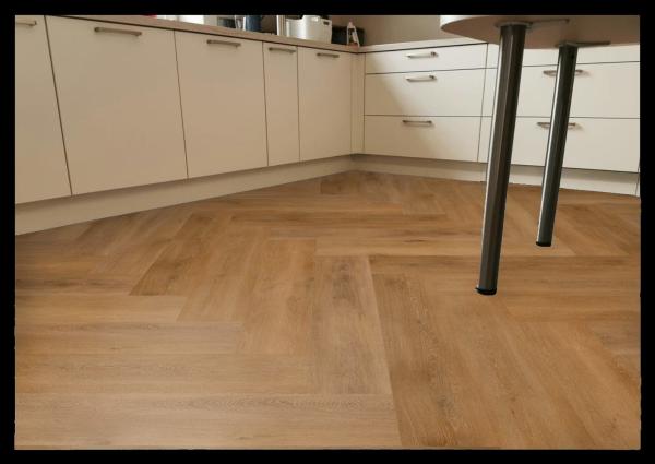 Aspecta Vinylboden Contours IC55 Chantilly Chevron Ambre 6416722X