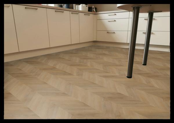 Aspecta Vinylboden Contours IC55 Versailles Chevron Soleil 6816726X