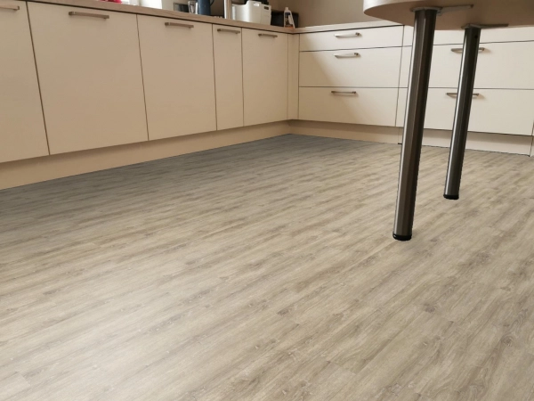 Oak Rustic Light 4V 69Am17 Oak Rustic Light 4V 69Am17
