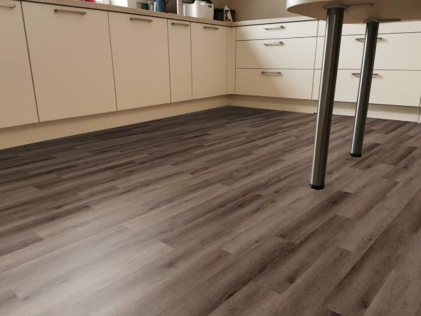 Dark Honey Oak 4V 69Am81E