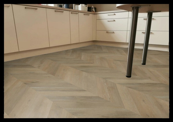 Aspecta Vinylboden Contours Chevron IC55 Bolsena 85C76524X Aspecta Vinylboden Contours Chevron IC55 Bolsena 85C76524X