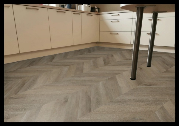 Aspecta Vinylboden Contours Chevron IC55 Constance 85C76544X Aspecta Vinylboden Contours Chevron IC55 Constance 85C76544X
