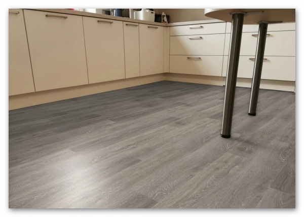 Klick Vinylplanke von CoreTec Century 50 RLV 1204 mit Korkunterlage Klick Vinylplanke von CoreTec Century 50 RLV 1204 mit Korkunterlage