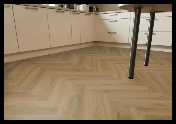Aspecta Vinylboden Contours HB IC55 Macadamia IC5580HB58211