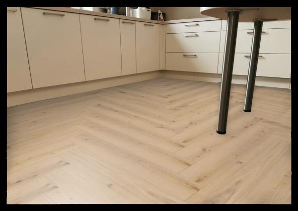 Tarkett Essence 30 – Primary Oak Beige 260055003