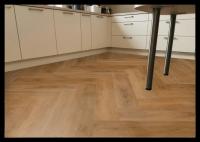 Aspecta Vinylboden Contours IC55 Chantilly Chevron Ambre 6416722X