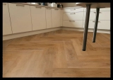 Aspecta Vinylboden Contours IC55 Chantilly Chevron Ambre 6416722X